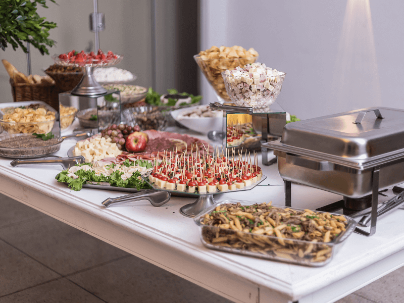 Mẹo sử dụng và vệ sinh dụng cụ nhà hàng buffet hiệu quả: Bí quyết cho bữa tiệc hoàn hảo