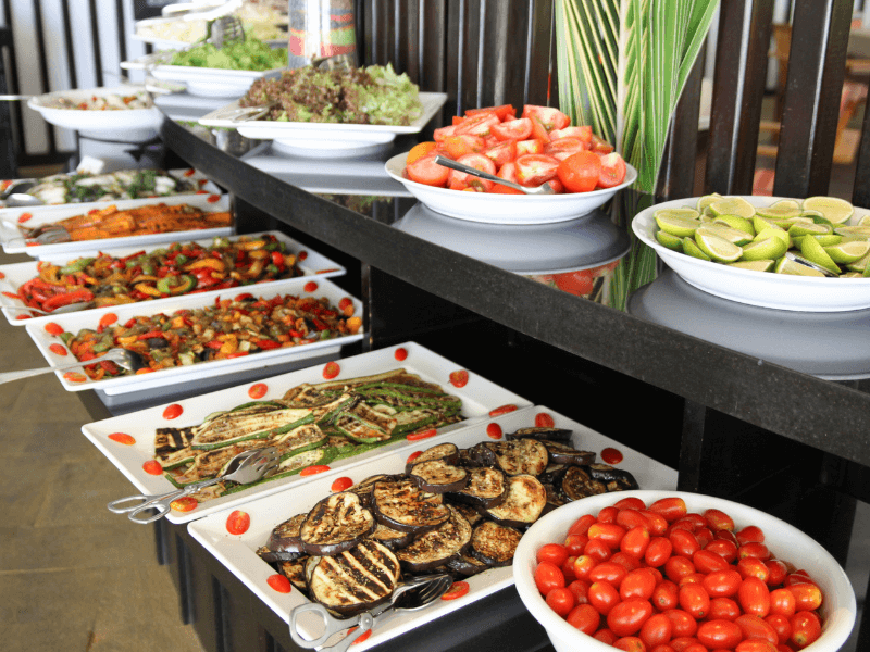 Chất liệu của dụng cụ nhà hàng buffet: Chọn lựa phù hợp cho bữa tiệc hoàn hảo