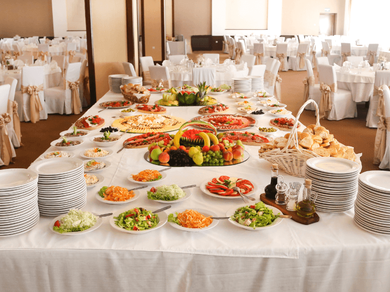 Dụng cụ nhà hàng buffet là gì? Bí quyết nâng tầm tiệc buffet