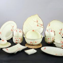 Tại Sao Lựa Chọn Bộ bát đĩa Bát Tràng men kem Quan Trọng?