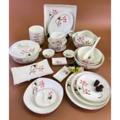 Bộ bát đĩa Bát Tràng men kem Là Gì?