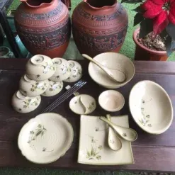 Lựa Chọn Bộ bát đĩa Bát Tràng vẽ tay Theo Phong Cách Nhà Hàng