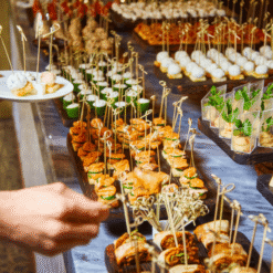Vì Sao Dụng Cụ Buffet Nhà Hàng TPHCM Là Yếu Tố Quyết Định Thành Công?