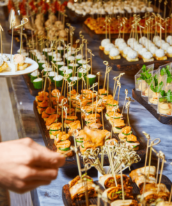Vì Sao Dụng Cụ Buffet Nhà Hàng TPHCM Là Yếu Tố Quyết Định Thành Công?