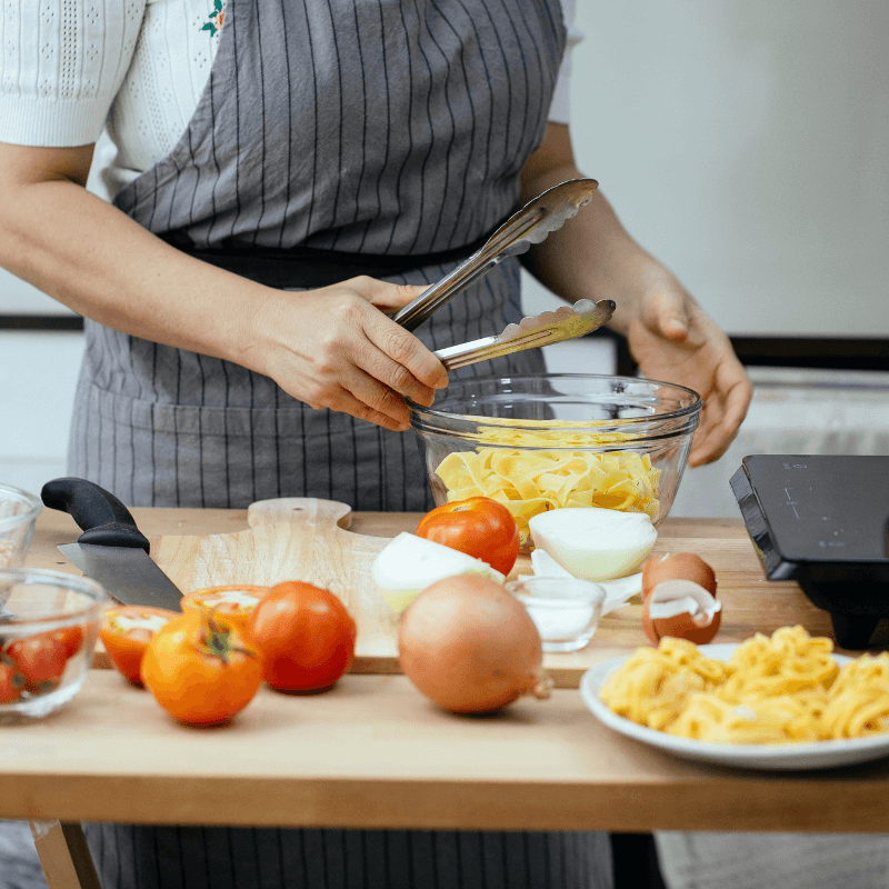 Kẹp Gắp Nhà Hàng: Chiếc Tay Nối Dài Của Bếp Trưởng Và Nhân Viên Phục Vụ Tại TPHCM – Giải Pháp Cung Cấp Kẹp gắp Nhà Hàng (TPHCM) Chuyên Nghiệp