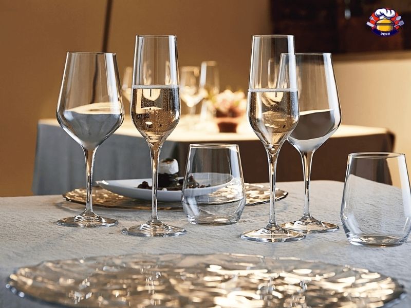 Mẹo bảo quản ly thủy tinh trong môi trường dịch vụ chuyên nghiệp