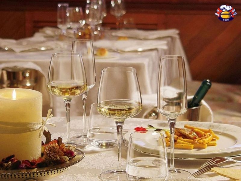 Top ly thủy tinh dùng cho nhà hàng, khách sạn sang trọng và phổ biến nhất