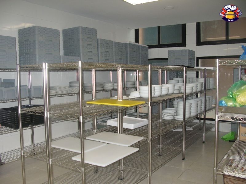 Kinh nghiệm chọn cửa hàng cung cấp kệ inox nhà hàng chất lượng